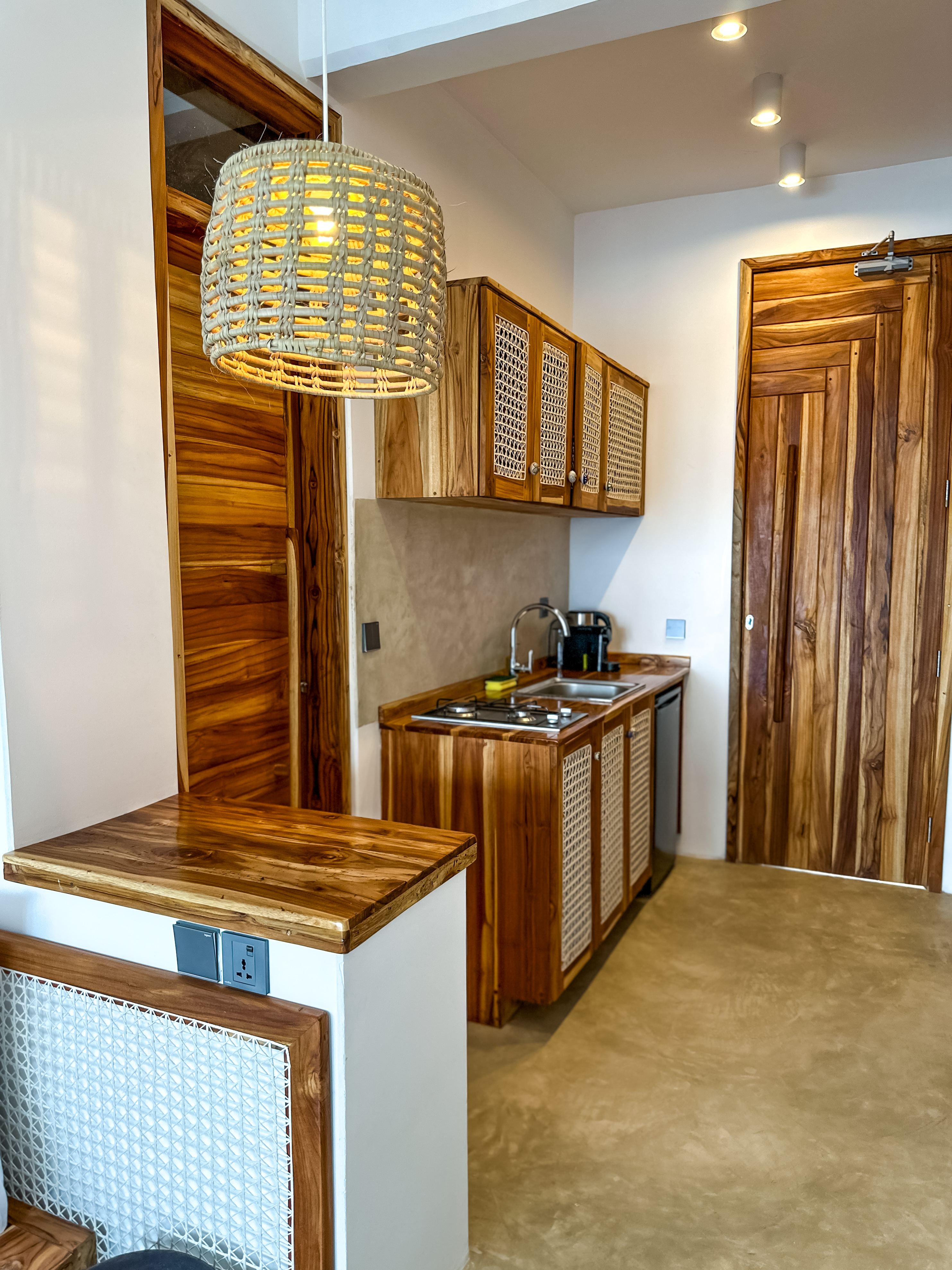 Modern Kitchenette